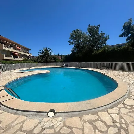 Apartment Avec Piscine A 500m De La