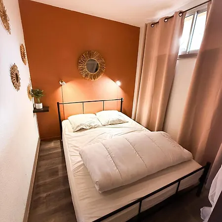 Appartement Avec Piscine A 500m De La